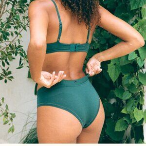 Huha Cheeky in Green NWT (size small)